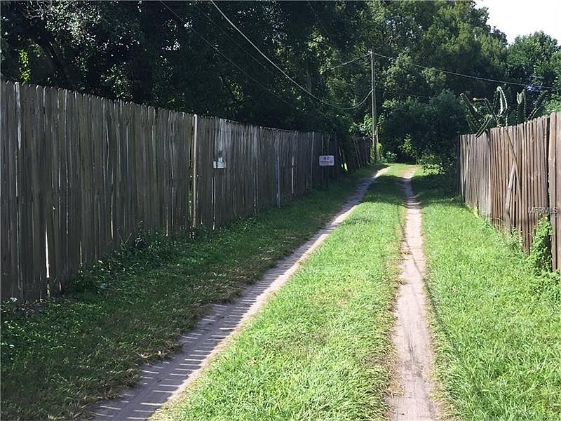 2nd image of 1135 1/2 W Holden Ave