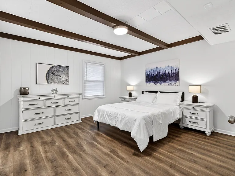 138 W Loretta Ave — Photo 24