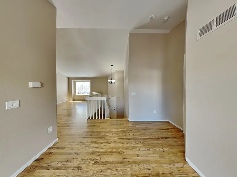 4731 N Silverlace Dr — Photo 3