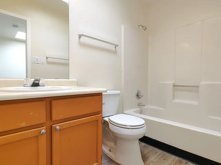 1110-1112 1114 Ortiz Dr — Photo 11