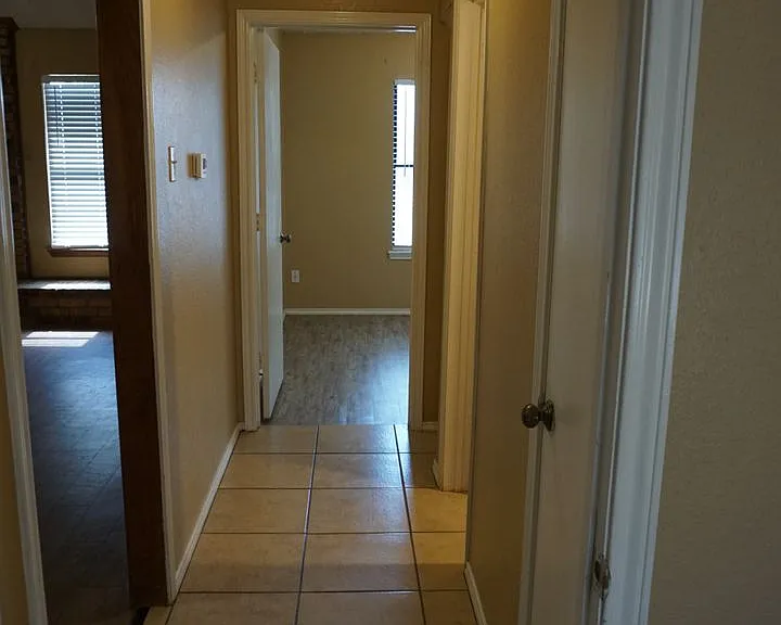 1104 Homestead Dr — Photo 13