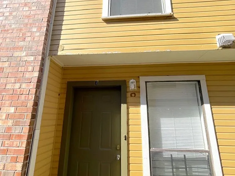 8220B Governor Dr — Photo 11