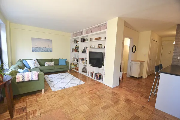 Sold by Real Direct | media 9