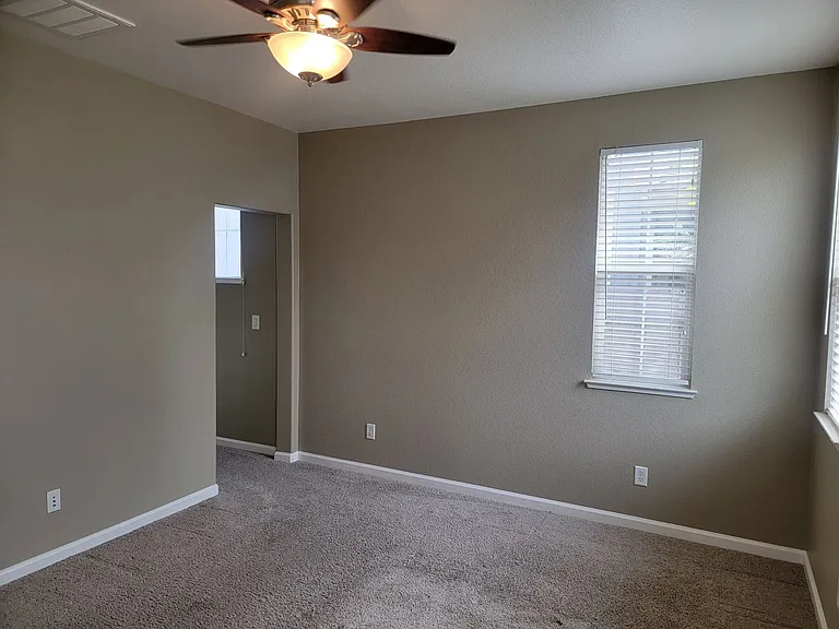 120 Soaring Hawk Ln — Photo 10