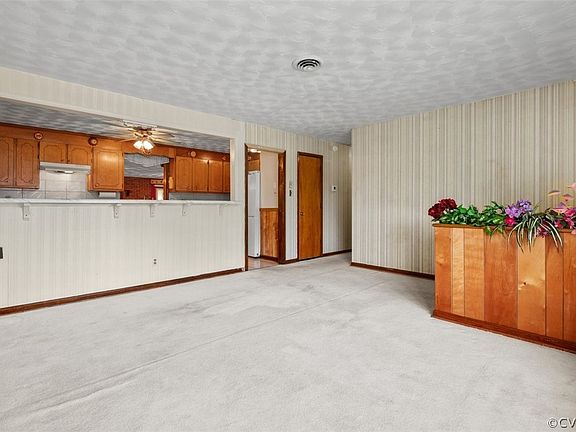 5th image of 1624 W Clara Dr