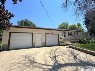 605 N 8th St, Forest City, IA 50436