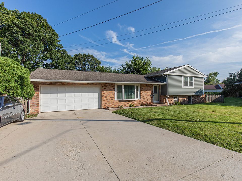 1st image of 650 Erickson Dr E