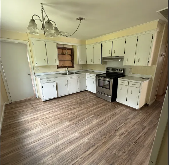 105 S General Collins Dr — Photo 3