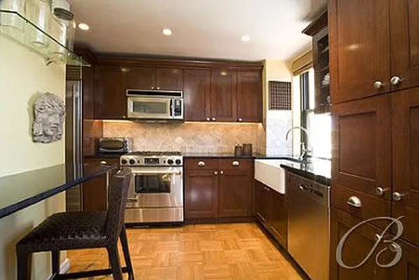 Sold by Bellmarc Realty | media 17