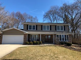 1110 Pine Tree Ln, Libertyville, IL 60048