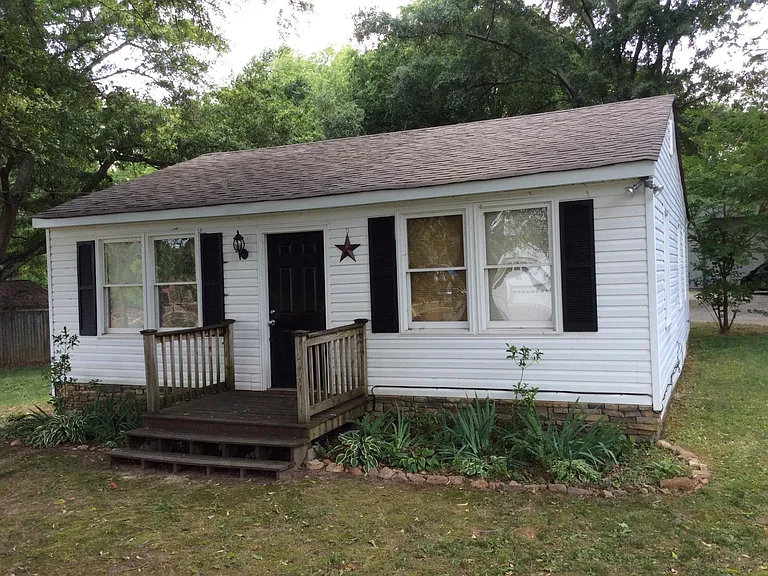 2526 Old Lost Mountain Rd — Photo 2