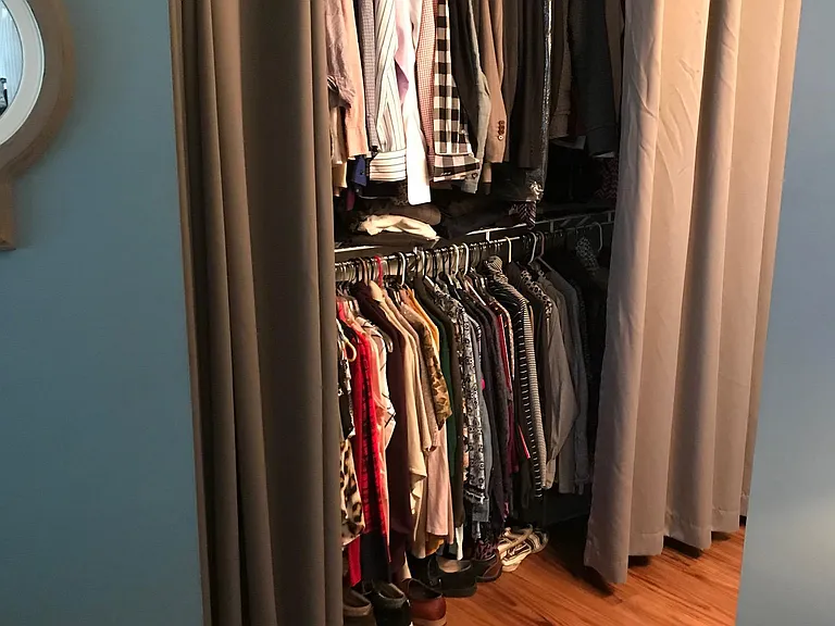 Closet / bathroom entry