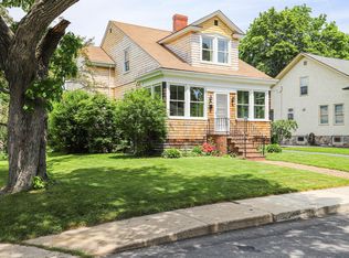 19 Cottage Farms Rd, Cape Elizabeth, ME 04107