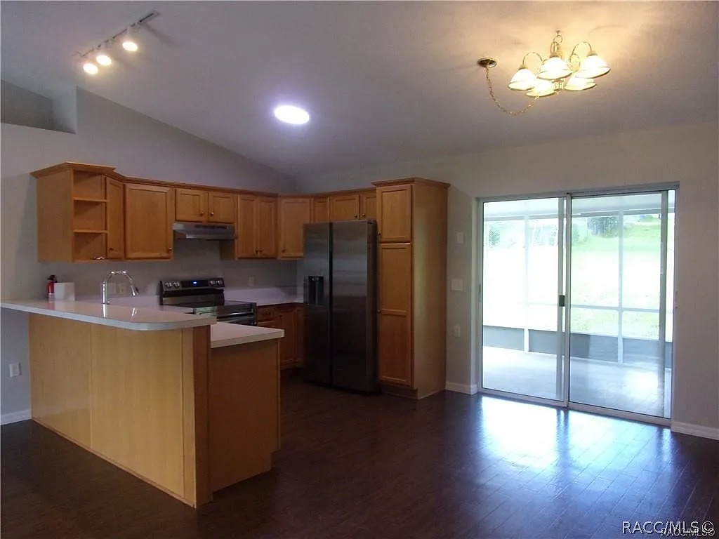 3 bed, 1236 sqft, $1,700 — Photo 3
