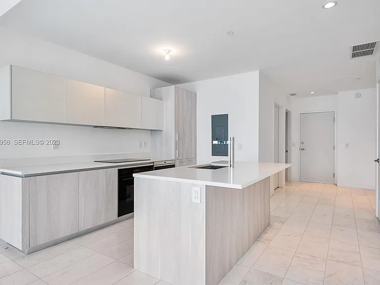 480 NE 31st St #1307 — Photo 9