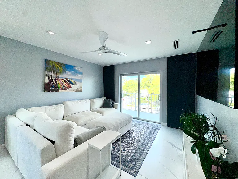 1428 Euclid Ave #207 — Photo 5
