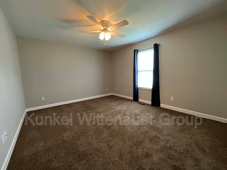422 Nancy Dr — Photo 13