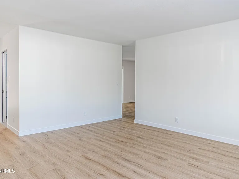 1303 W Devonshire St #1 — Photo 12