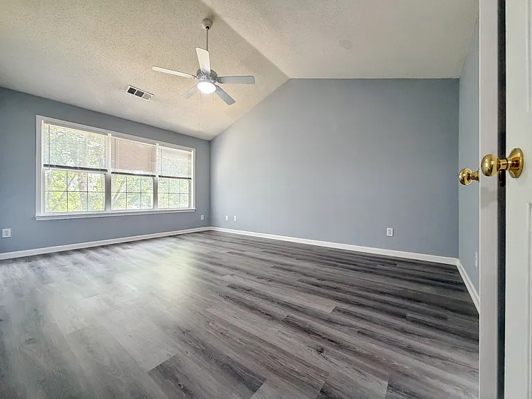 11545 Carriage Park Ln — Photo 17