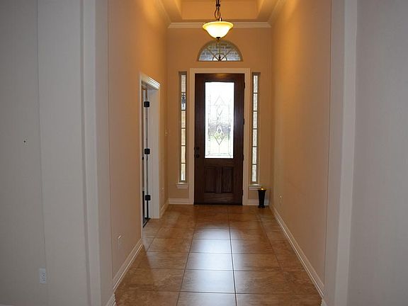 Bright and Classic Entry Way,