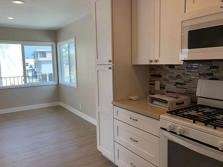 1526 W Oceanfront — Photo 8