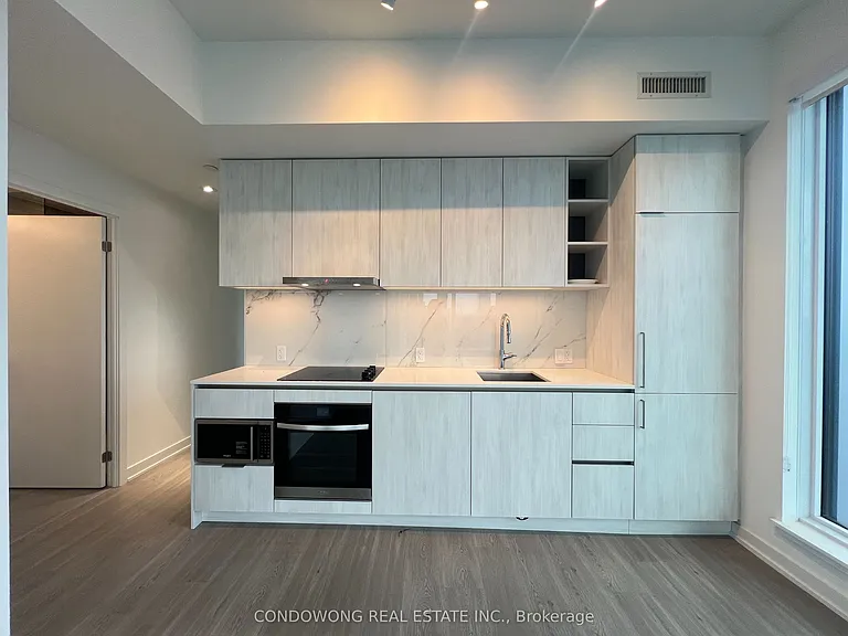 8 Wellesley St W #6003 — Photo 2