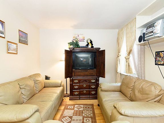 3rd image of 1818 Trafalgar Pl #2