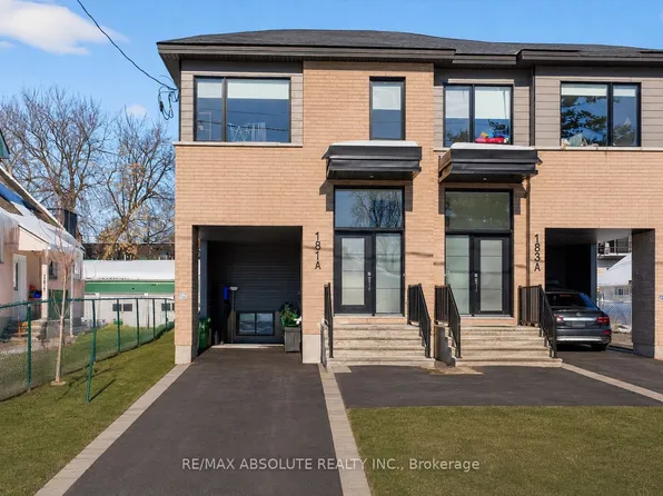 183 Columbus Ave #B, Ottawa, ON K1K 1P7