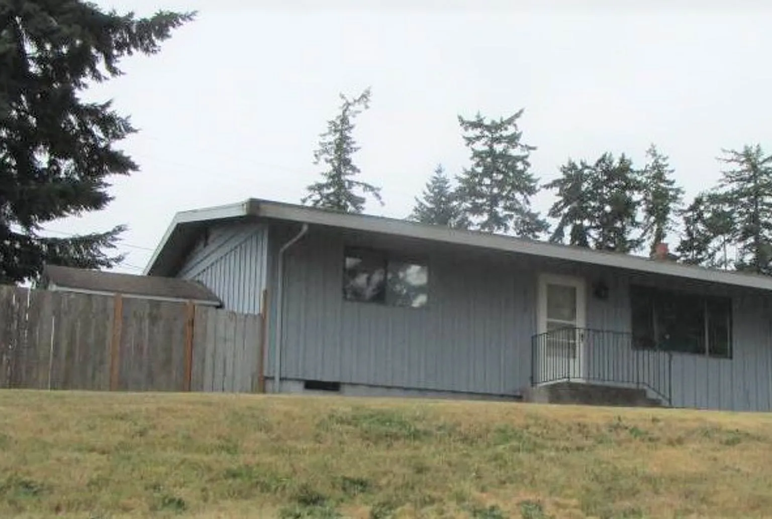 Two-Bedroom, One-Bathroom Duplex Near Downtown Gig Harbor — Photo 1