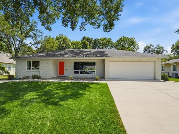 6723 W 66th St, Overland Park, KS 66207