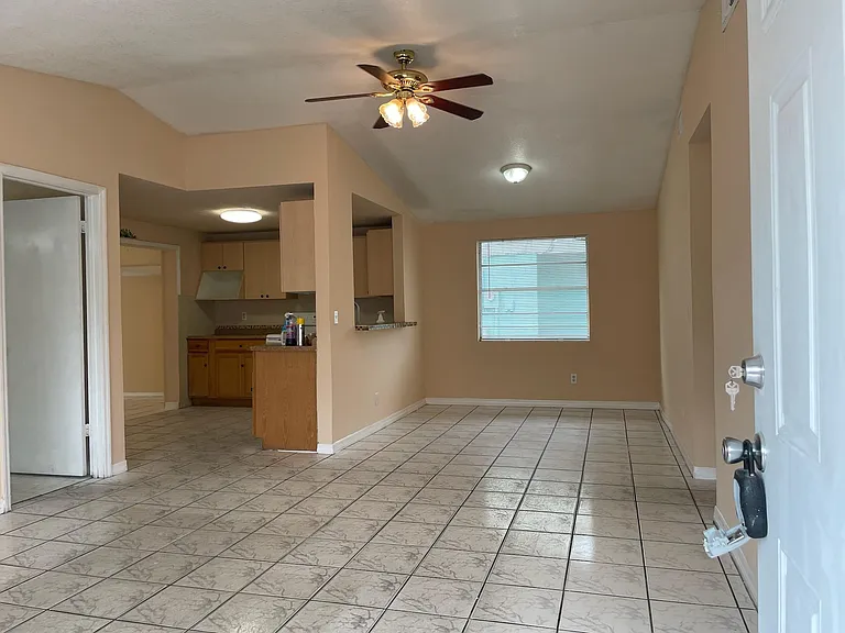 9124 Sandcroft Ct — Photo 5
