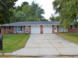 1045 Laverne Dr, Green Bay, WI 54311