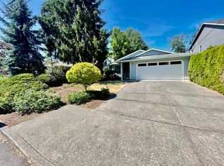 8831 SW 52nd Ave, Portland, OR 97219