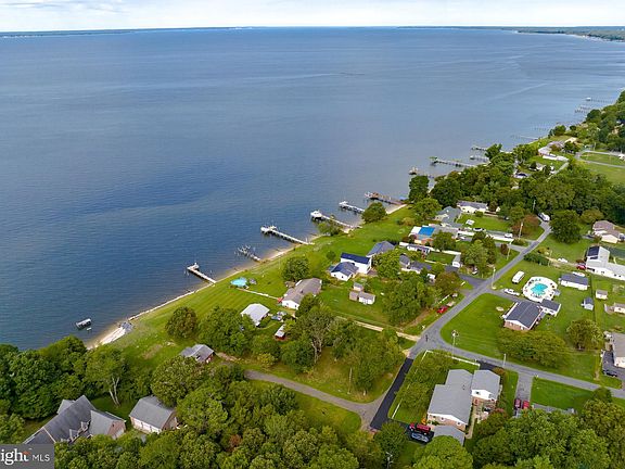 3rd image of 43753 Stephenson Dr