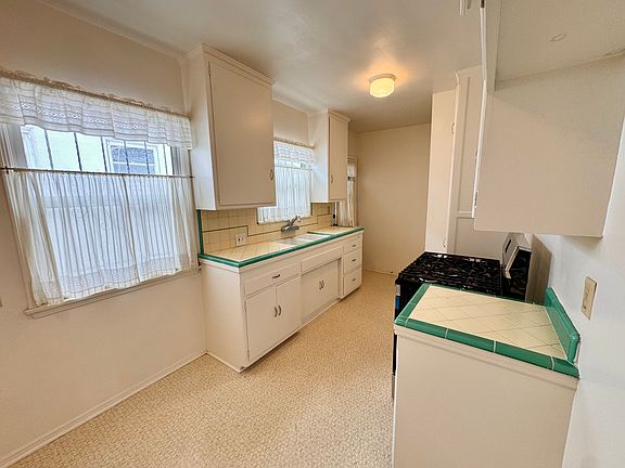 Spacious kitchen