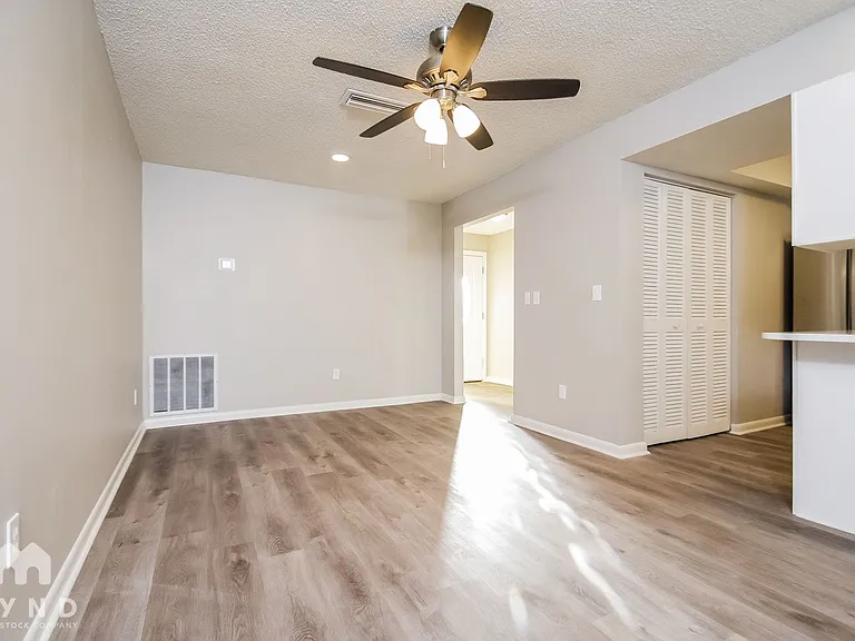 3929 Oak Hammock Dr — Photo 8