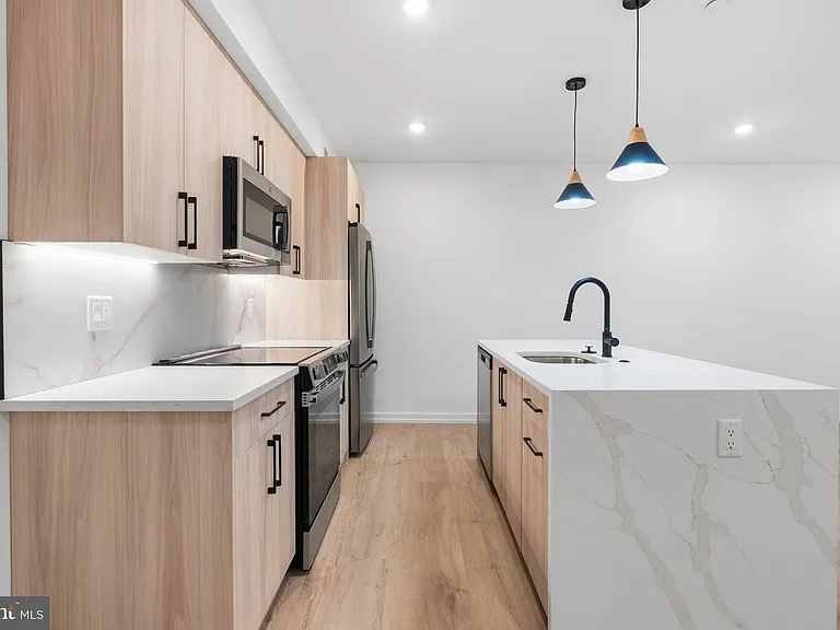 208 Vine St #3F — Photo 5
