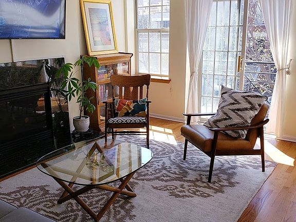 2nd image of 1247 N Bosworth Ave #3