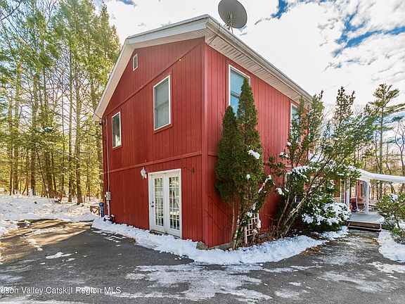 4th image of 28 John Carle Road