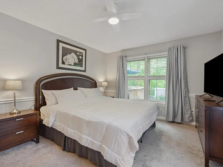 107 Barbary Ct — Photo 19