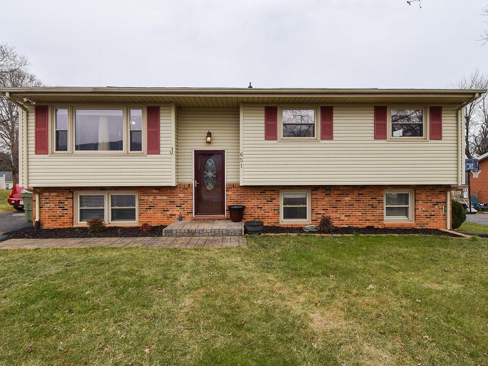 1st image of 651 Pyrtle Dr