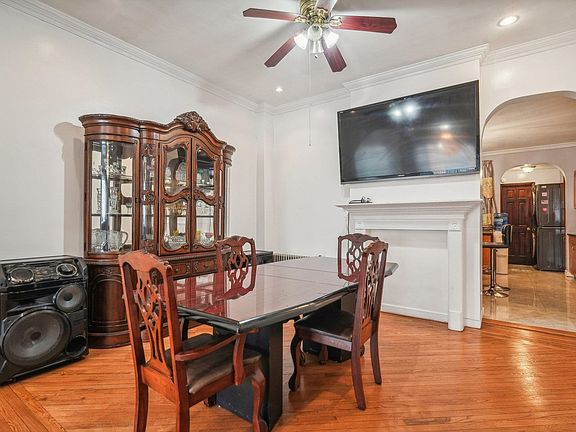 5th image of 64 1/2 Lincoln St