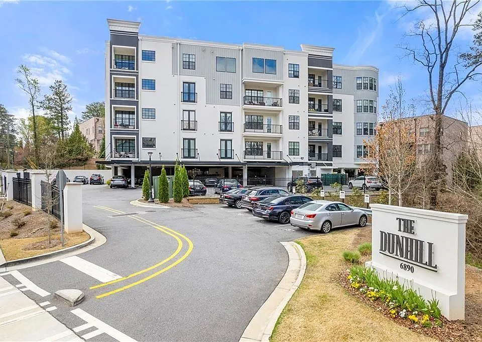6890 Peachtree Dunwoody Rd #301
