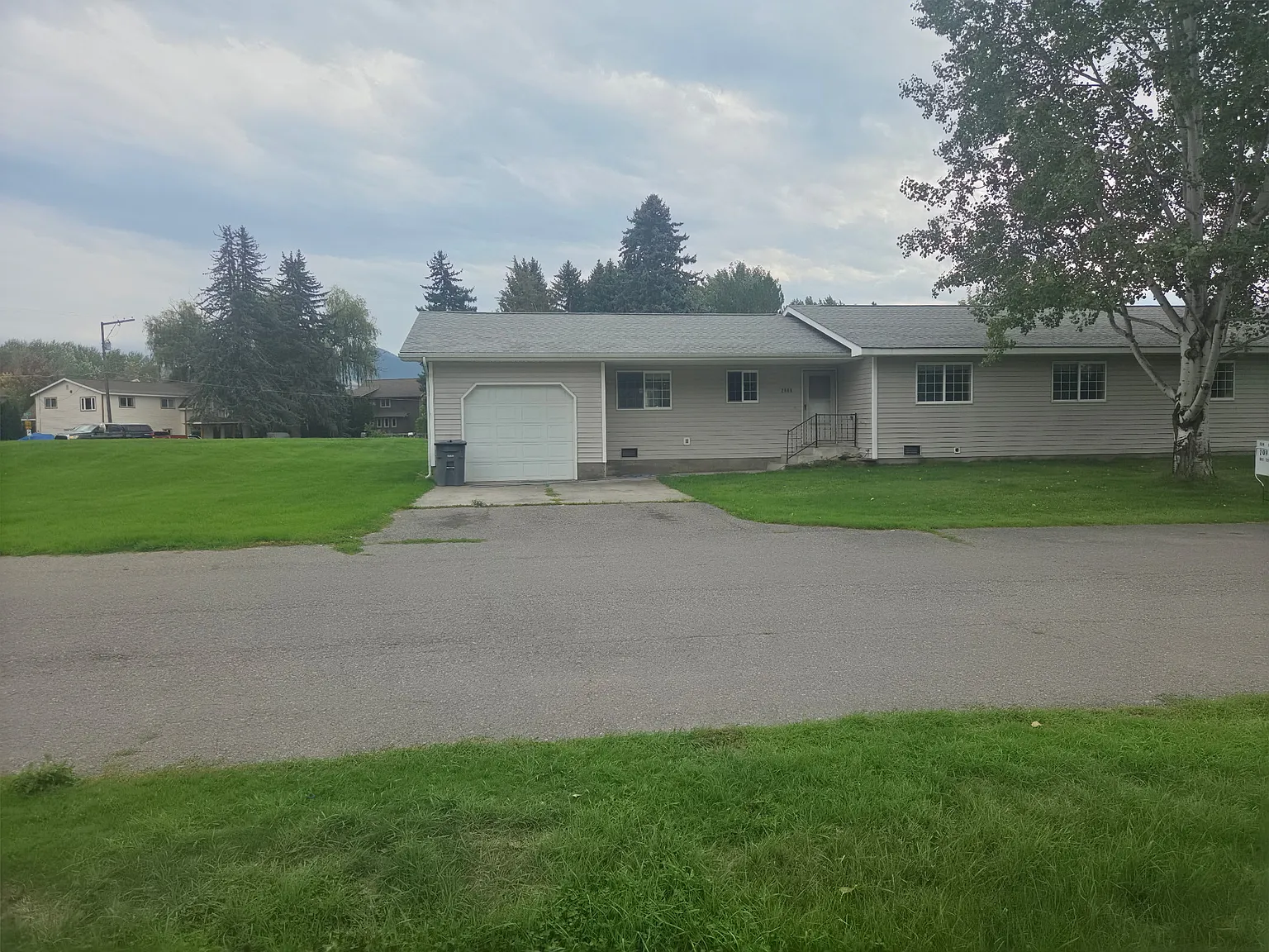 3 bed, 1100 sqft, $2,000 — Photo 1