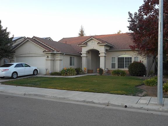 4th image of 2790 E Granada Ave