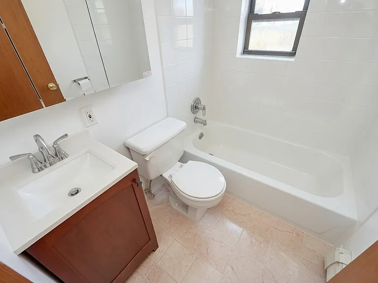 29 7th Ave S #2D — Photo 8