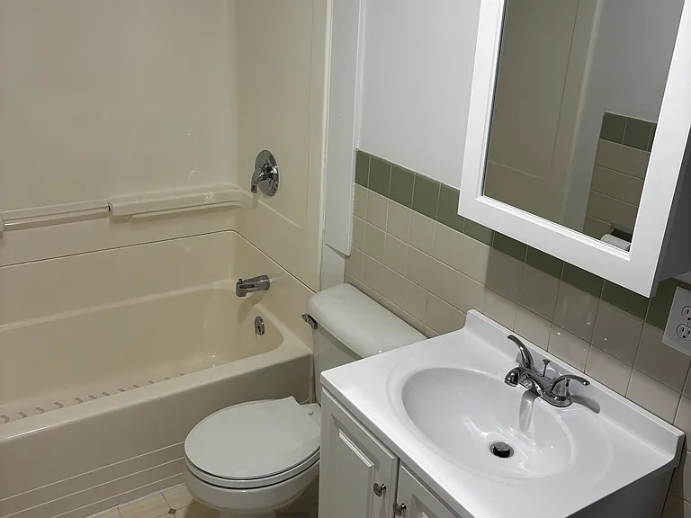 4 Prescelly Dr #4B — Photo 13