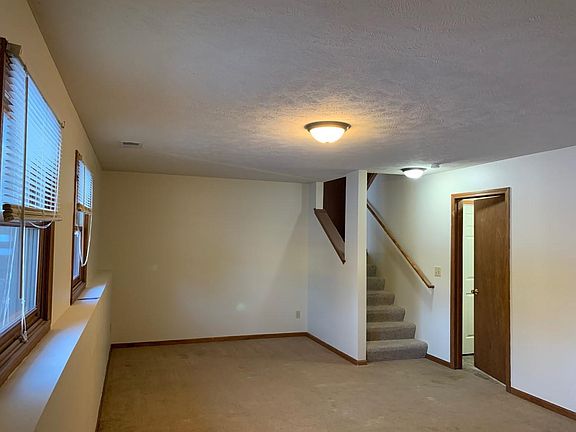 5th image of 417 Staffordshire Dr NE