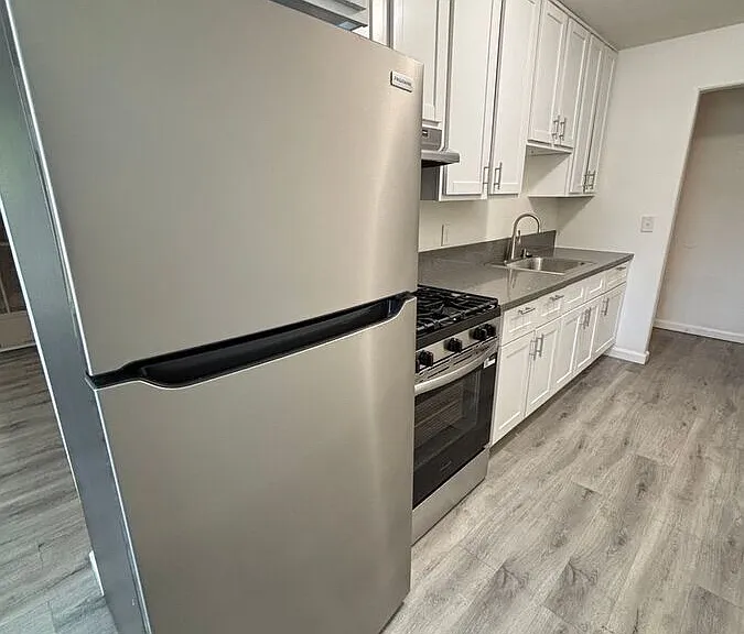 2227 Bonar St #D — Photo 6