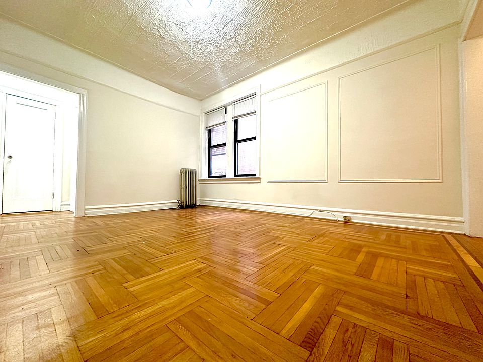 2nd image of 3150 33rd St APT 6a